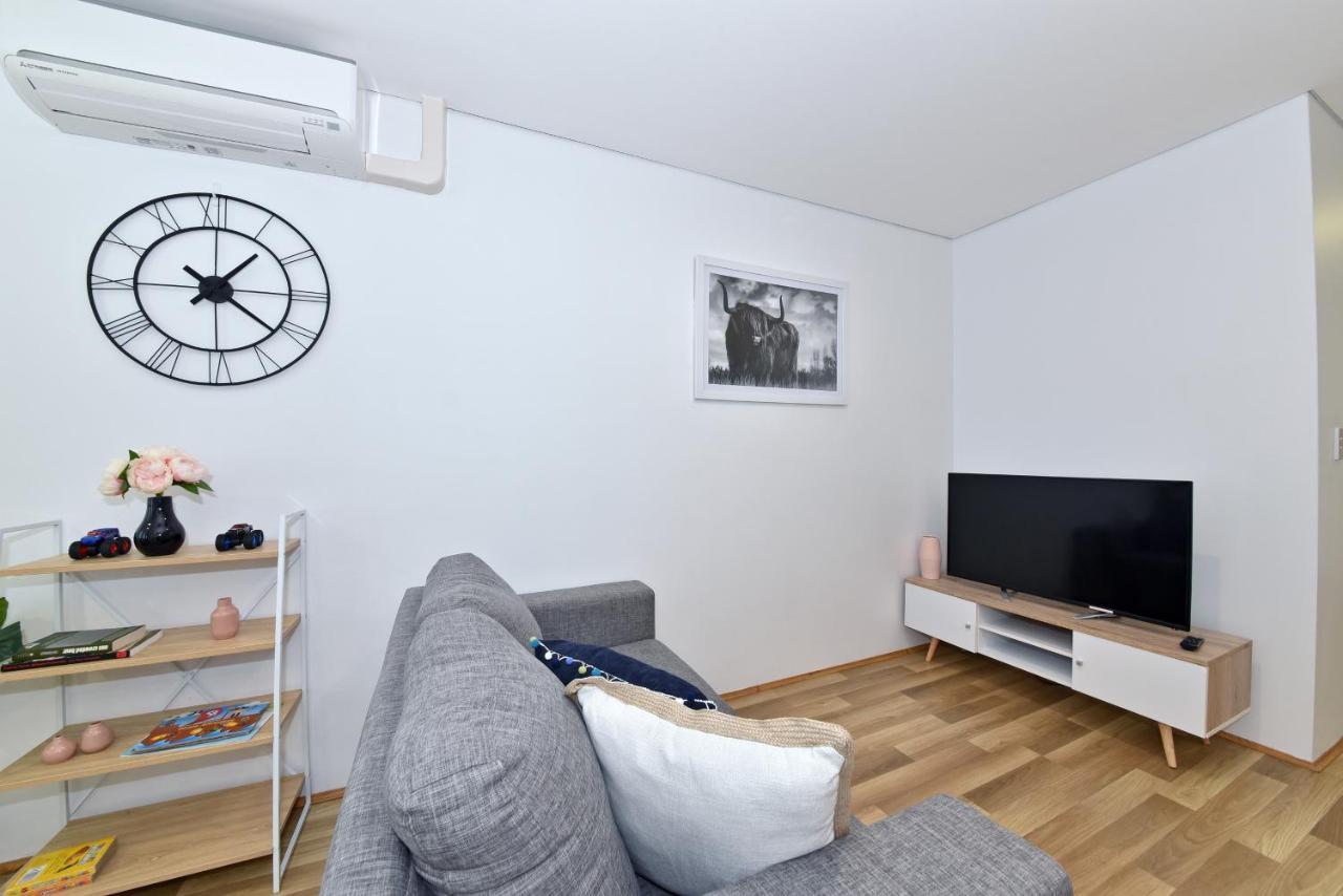 2X2 Modern Apartment Near Airport And City Perth Buitenkant foto